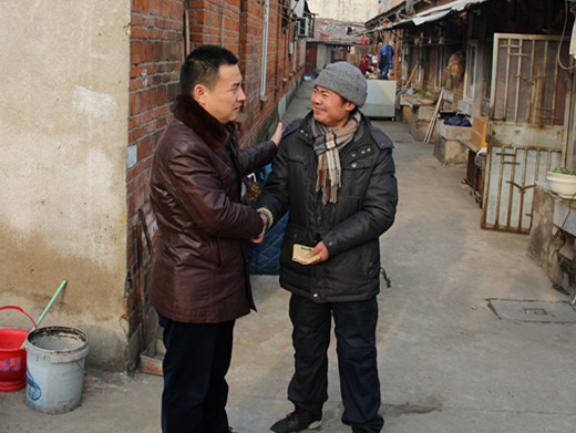 公司领导春节前走访慰问困难职工