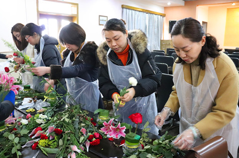 公司女工委开展“三.八”节女工活动 公司女工委开展“三.八”节女工活动
