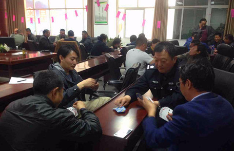 北站片区举办“掼蛋、猜谜”活动