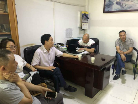 出版发行处领导检查图书市场创建工作