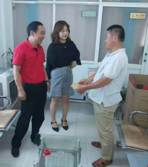 市工信局领导来公司开展党员结对帮扶工作