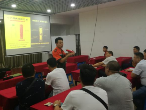 客运公司开展夏季安全行车知识培训