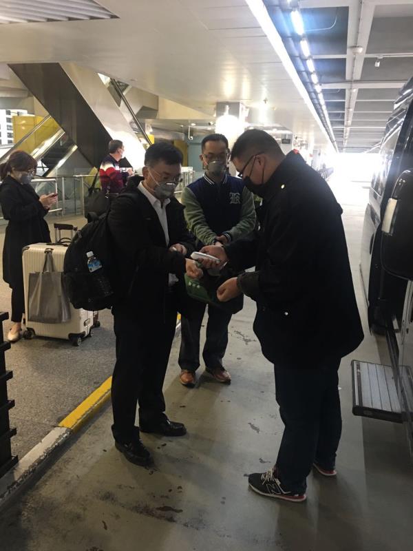 定制公司上海浦东接台胞返淮复工