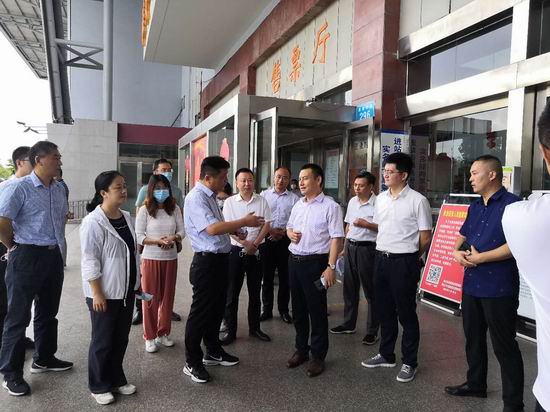 清江浦区领导到南站督查文明城市创建工作