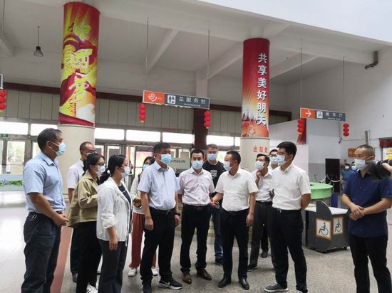 清江浦区领导到南站督查文明城市创建工作