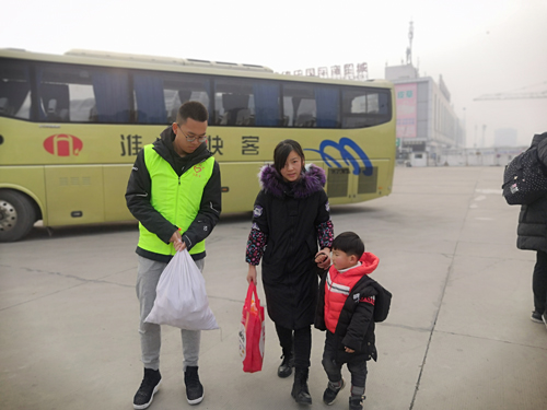 汽车南站开展“暖冬行动”志愿服务活动