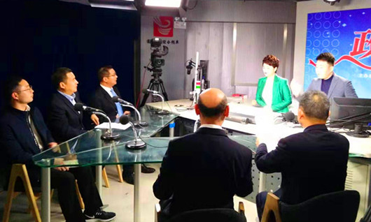 公司领导走进淮安市“政风热线”