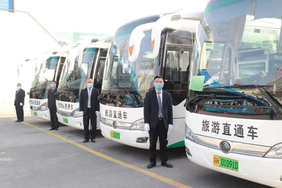 走进景区　拥抱春天