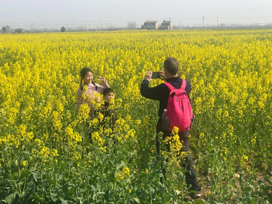 走进景区　拥抱春天