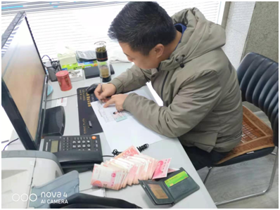 定制公司：拾金不昧暖人心