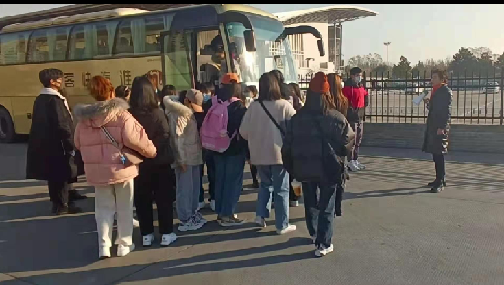 蓝天驾校多角度做好营销宣传