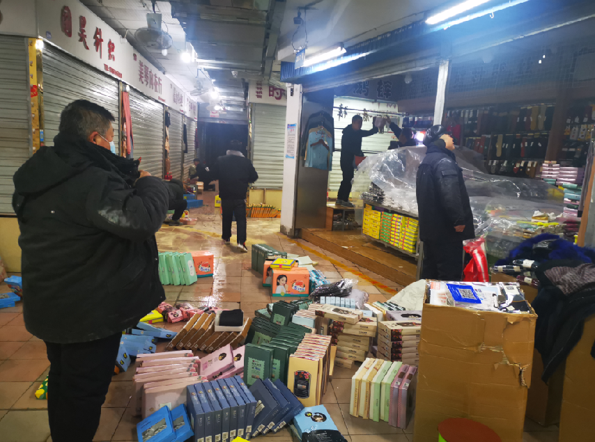 商贸抗击寒潮 市场保障有序