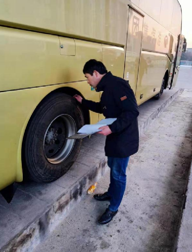 客运公司积极开展春运车辆检查工作