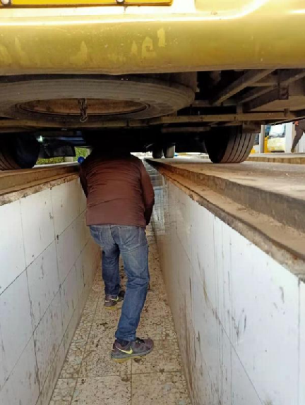 客运公司积极开展春运车辆检查工作