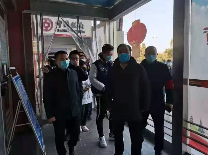 赵洪涛区长莅临南站检查春运安全及疫情防控工作