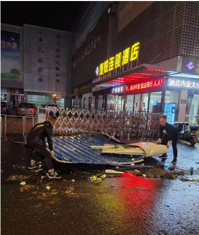 恶劣天气来袭　汽车服务部紧急应对