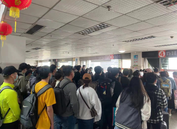 汽车南站迎来“五一”假日返程高峰