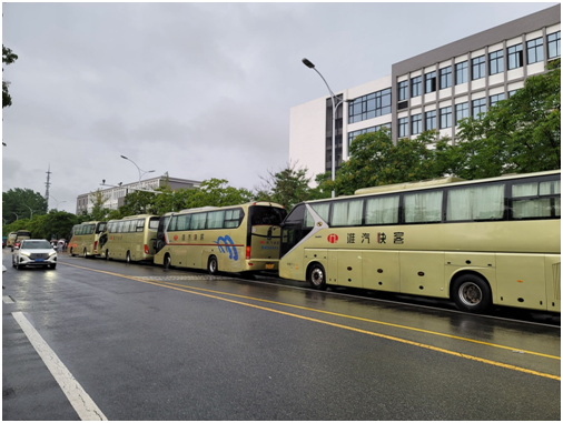 旅游运输公司圆满完成中考运输任务