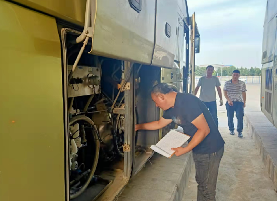 客运公司开展节前车辆专项安全检查