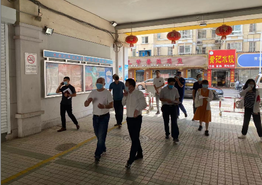 吴守明部长检查图书市场安全与疫情防控工作