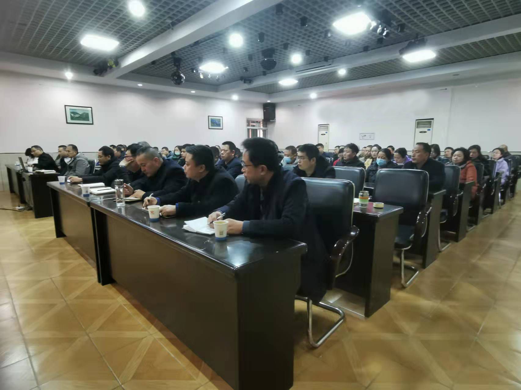 公司召开客运旅游业改革调整动员会