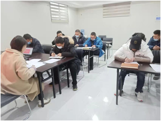 商旅党支部召开组织生活会