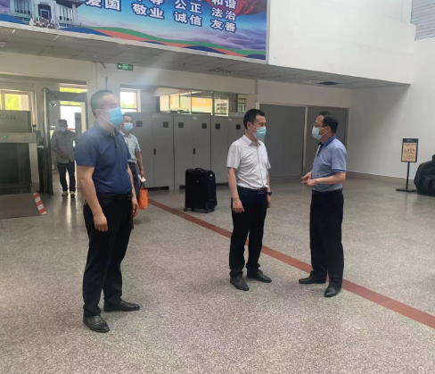 徐成东局长莅临南站检查安全生产和疫情防控工作