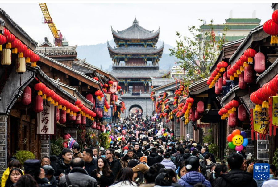 新华时评：踔厉奋发推动经济稳步回升