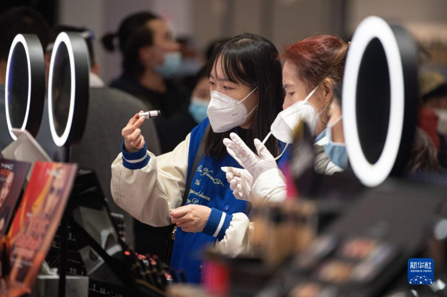 新华时评：踔厉奋发推动经济稳步回升