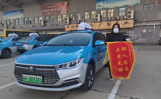 乘客发病难忍急就医　出租车秒变救护车