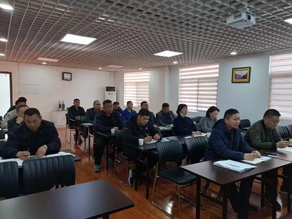 公司消保部开展安全资格证培训