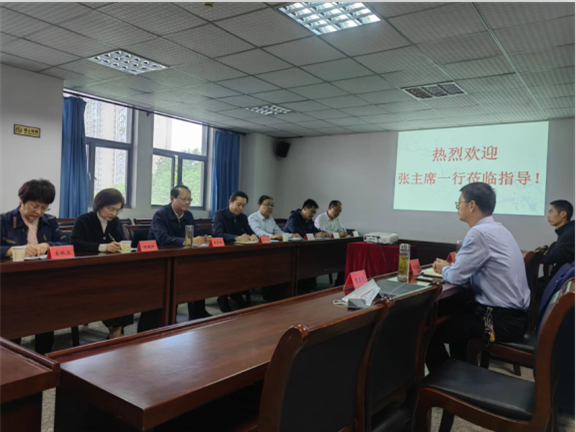 工会︱市领导来淮汽调研工会工作