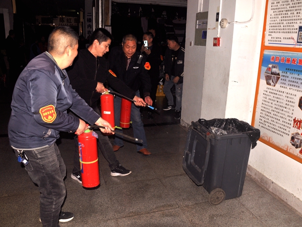 淮汽汇通市场举行“119”消防演练