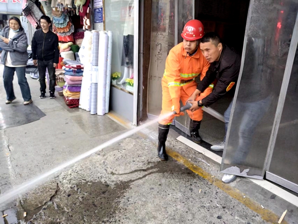 淮汽汇通市场举行“119”消防演练