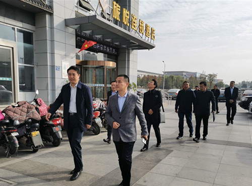 沧运集团总经理李申一行来公司考察交流