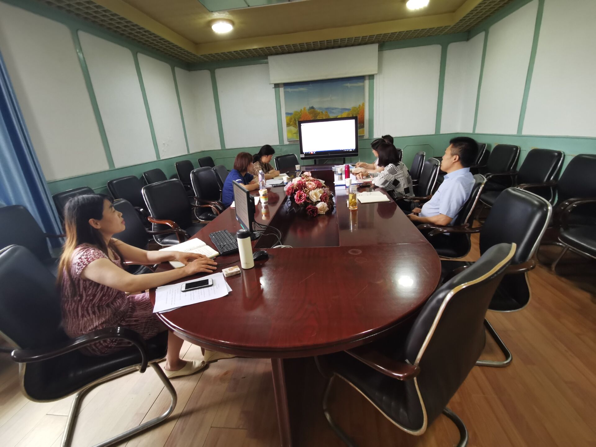 公司法律事务室开展宾馆合同管理培训