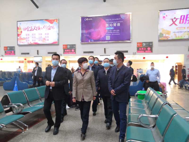 市委书记蔡丽新到南站检查“五一”安全生产工作